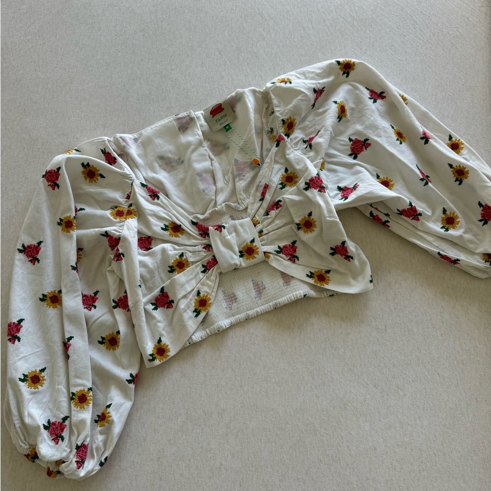 NWT farm Rio mixed cross stitch flowers embroidered off white crop top